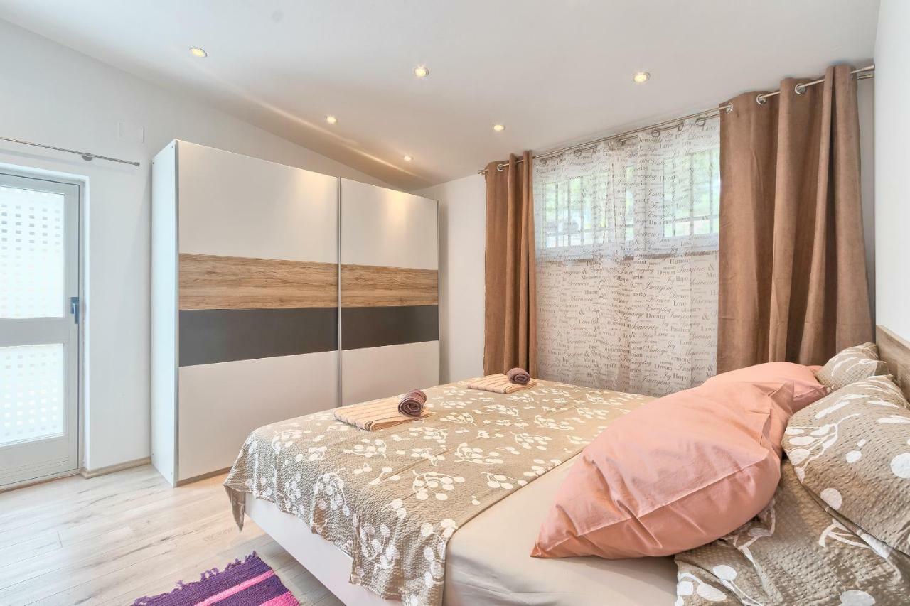 Wellness Apartman Kaiser Pula Exterior foto